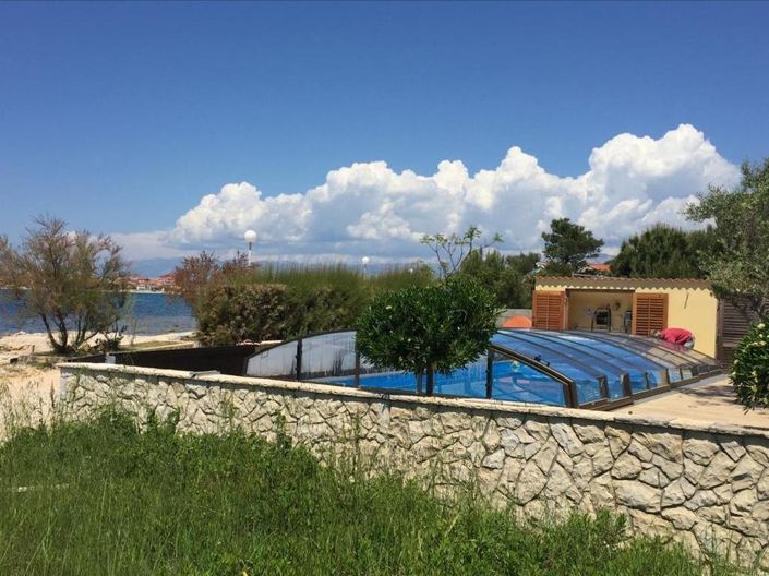 Image No.24-8 Bed Property for sale