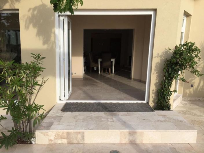 Image No.25-8 Bed Property for sale