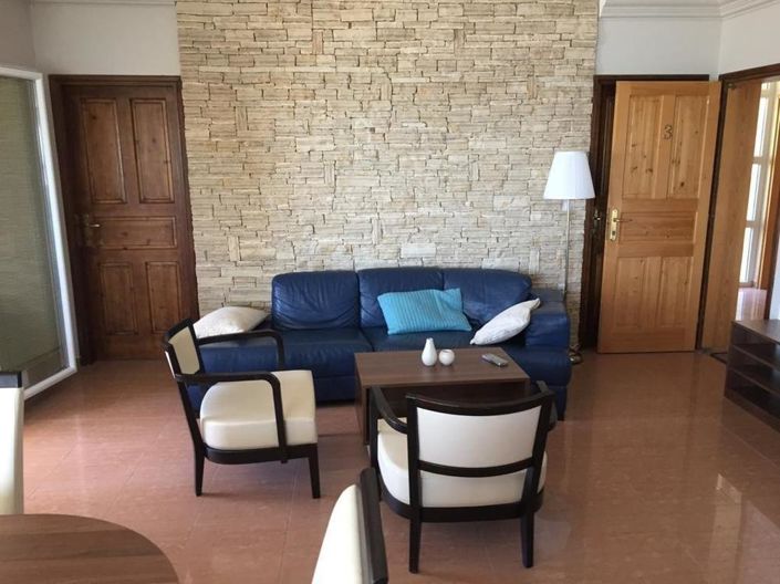 Image No.9-8 Bed Property for sale