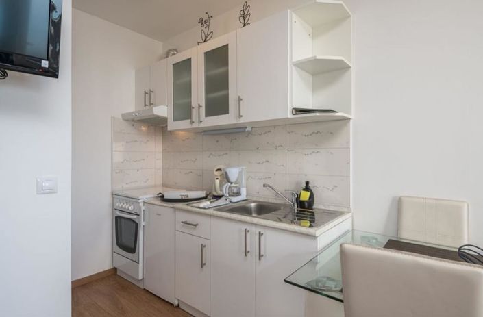 Image No.23-11 Bed Property for sale