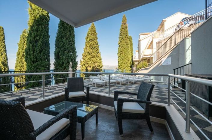 Image No.5-11 Bed Property for sale