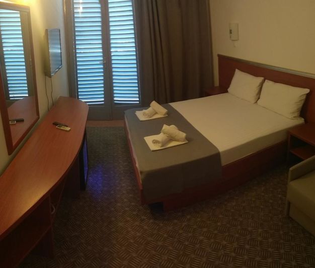 Image No.8-45 Bed Property for sale