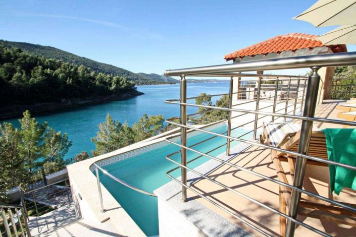 Image No.1-4 Bed Property for sale