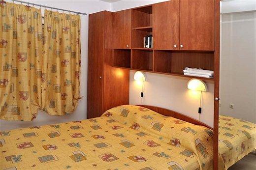 Image No.18-21 Bed Property for sale