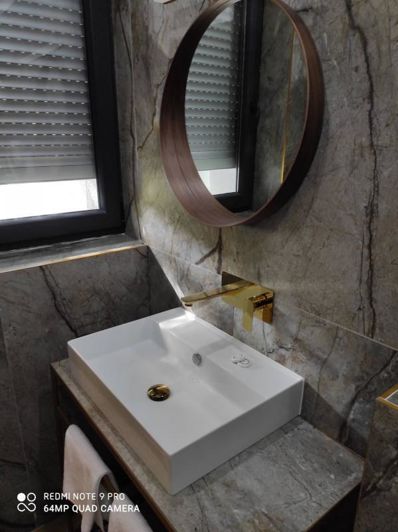 Image No.12-13 Bed Property for sale