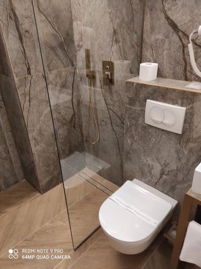 Image No.25-13 Bed Property for sale