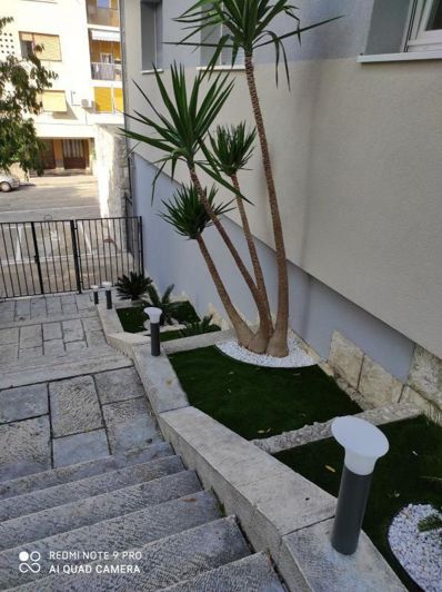 Image No.4-13 Bed Property for sale