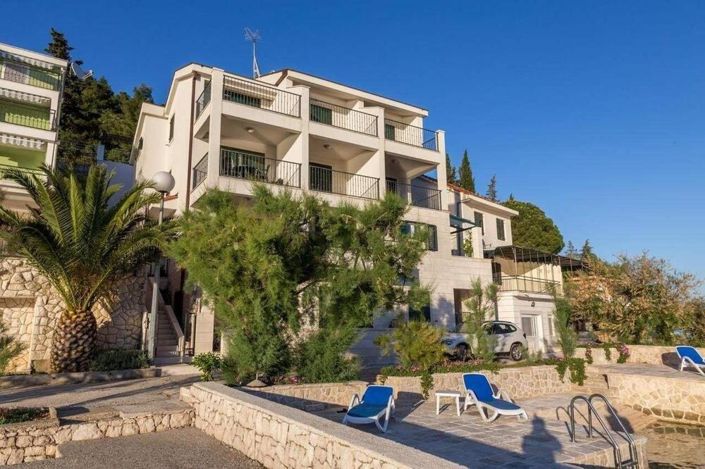 Image No.2-13 Bed Property for sale