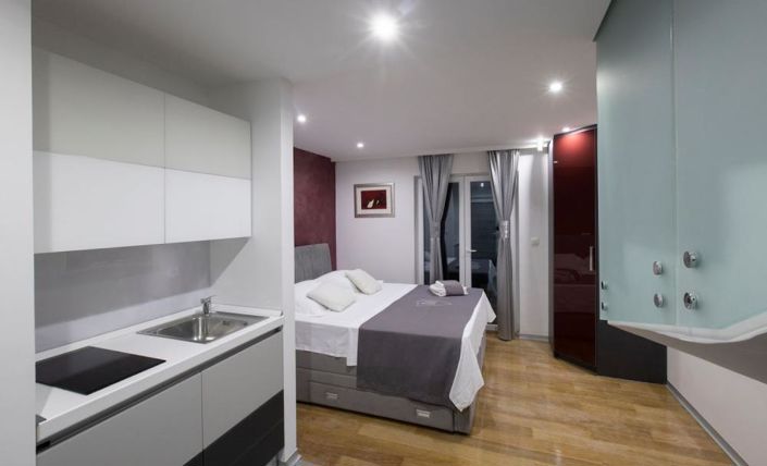 Image No.10-5 Bed Property for sale