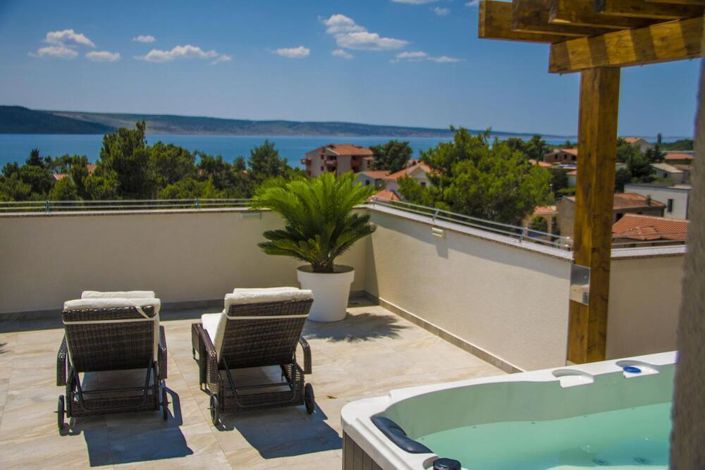 Image No.7-4 Bed Property for sale