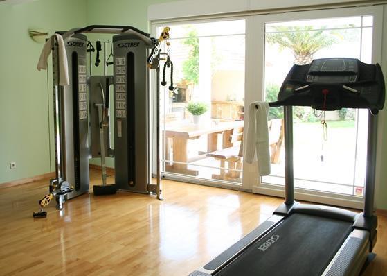 Image No.10-8 Bed Property for sale