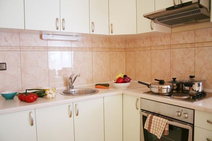 Image No.16-8 Bed Property for sale