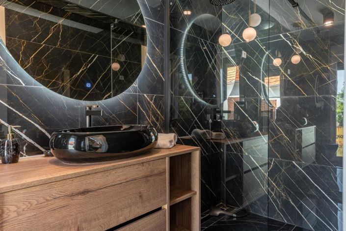 Image No.11-4 Bed Property for sale