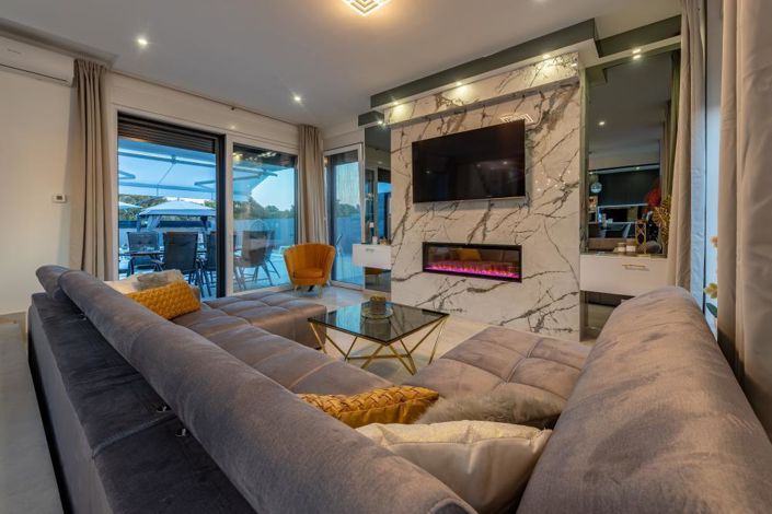 Image No.3-4 Bed Property for sale