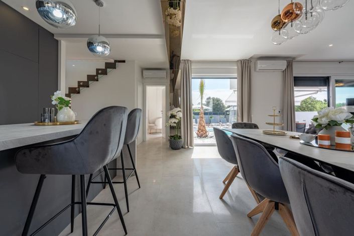 Image No.9-4 Bed Property for sale