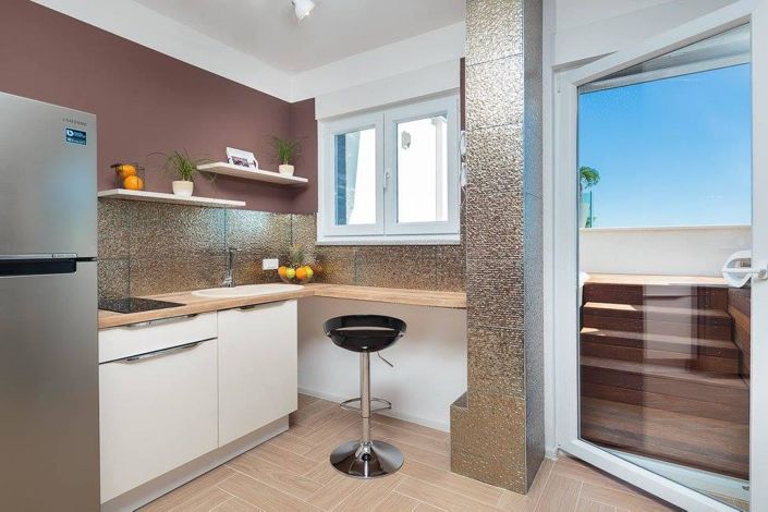 Image No.11-5 Bed Property for sale