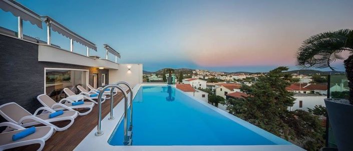 Image No.15-5 Bed Property for sale