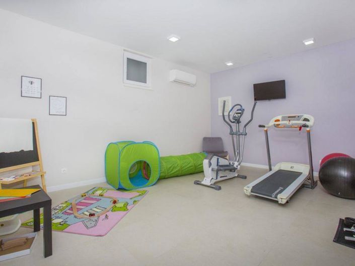 Image No.13-4 Bed Property for sale