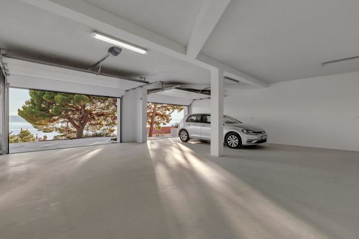 Image No.23-5 Bed Property for sale