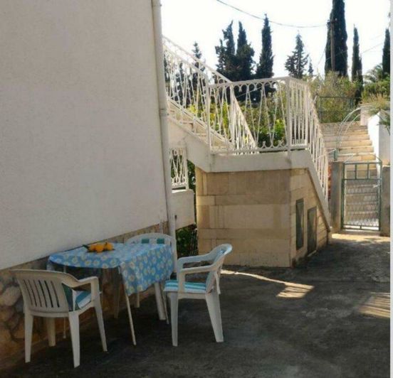 Image No.14-5 Bed Property for sale