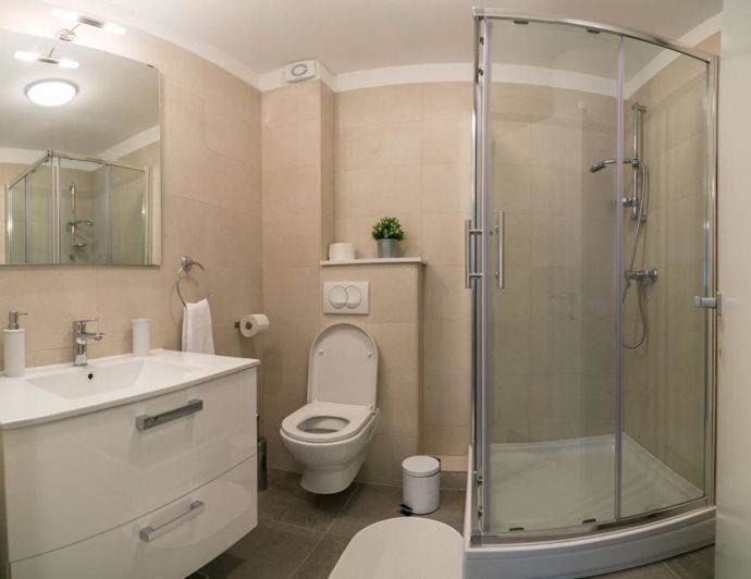 Image No.10-4 Bed Property for sale