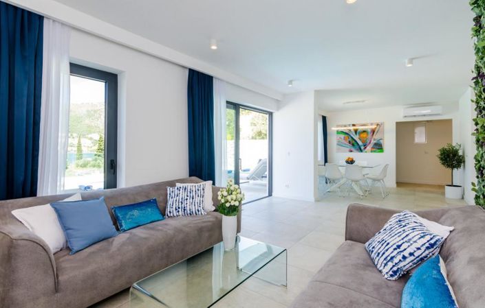 Image No.14-4 Bed Property for sale