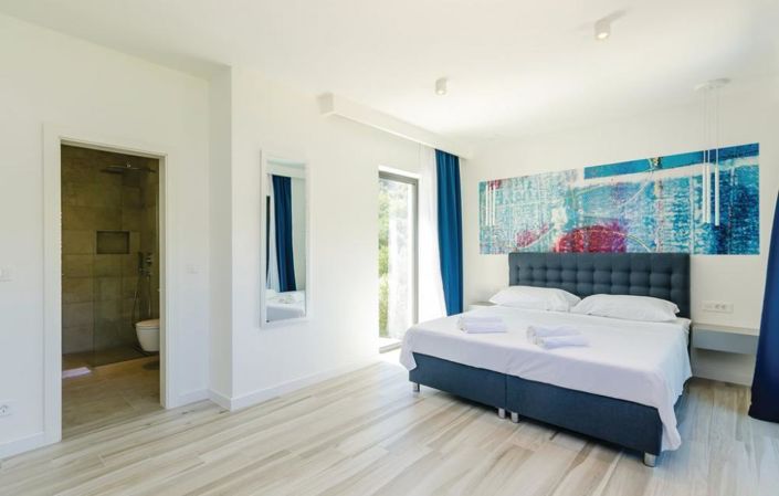 Image No.24-4 Bed Property for sale