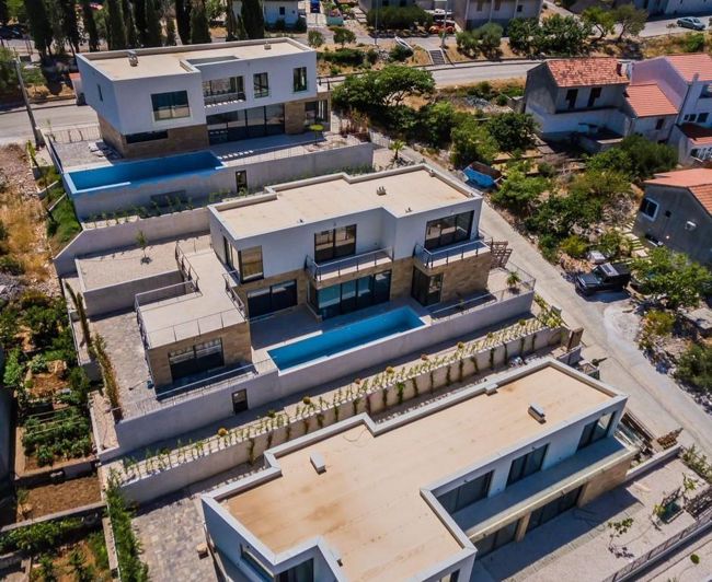 Image No.14-5 Bed Property for sale