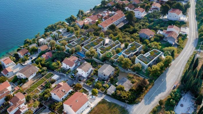 Image No.10-4 Bed Property for sale