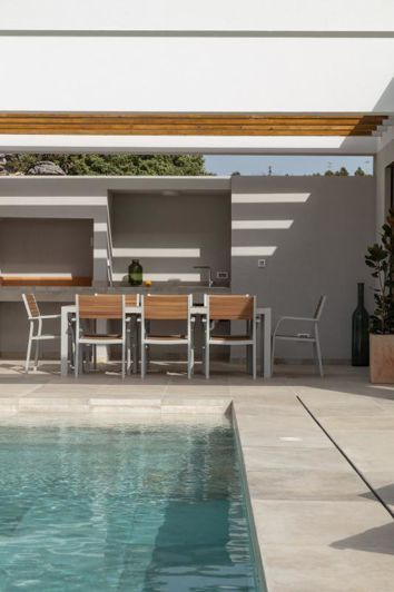 Image No.10-4 Bed Property for sale