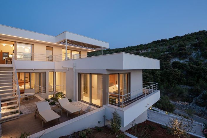 Image No.6-4 Bed Property for sale