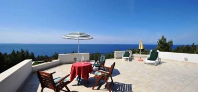 1 - Hvar, Property