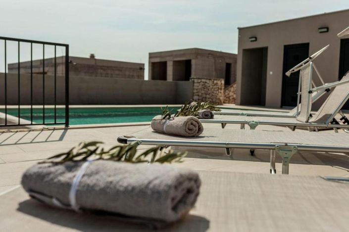 Image No.23-4 Bed Property for sale