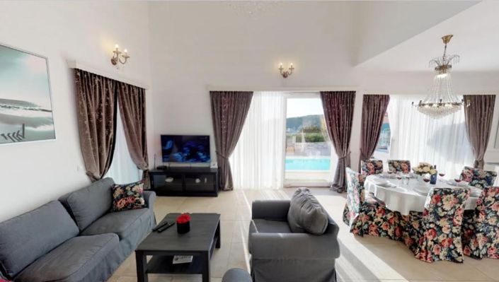 Image No.8-3 Bed Property for sale