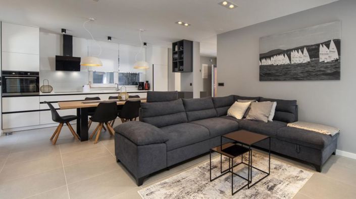 Image No.11-4 Bed Property for sale