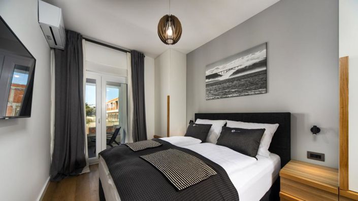 Image No.22-4 Bed Property for sale