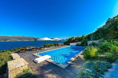 1 - Dubrovnik, Property