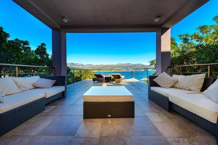 Image No.14-4 Bed Property for sale