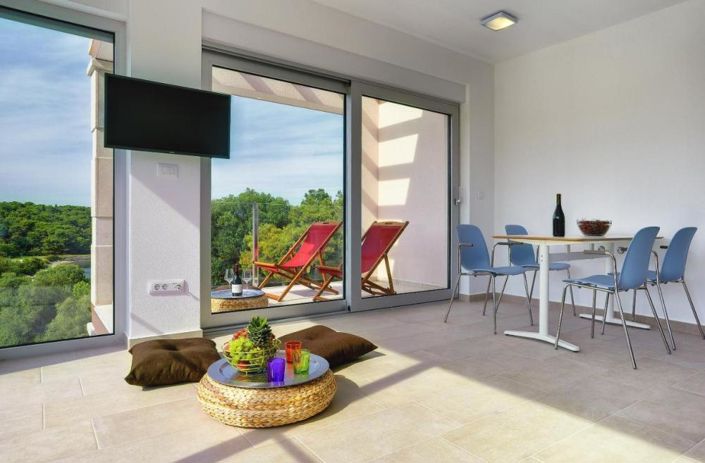 Image No.15-4 Bed Property for sale