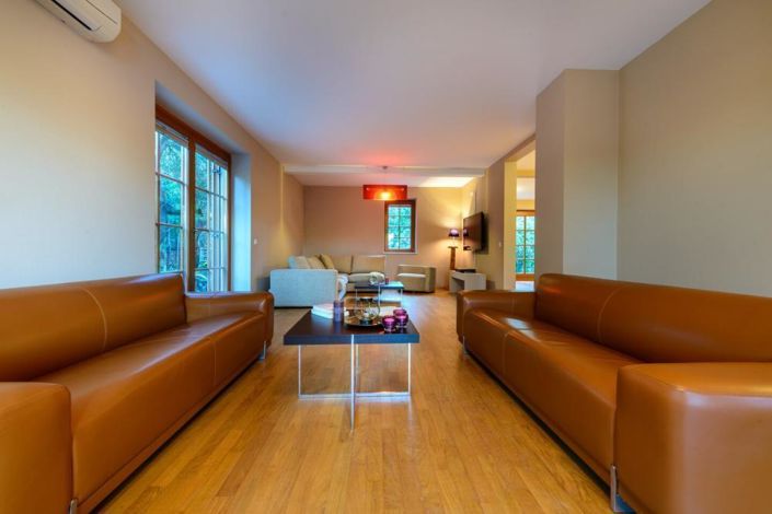 Image No.16-4 Bed Property for sale