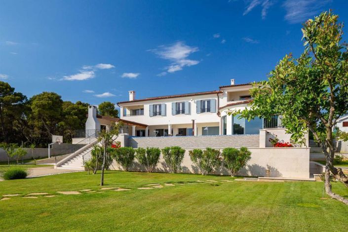 Image No.4-7 Bed Property for sale