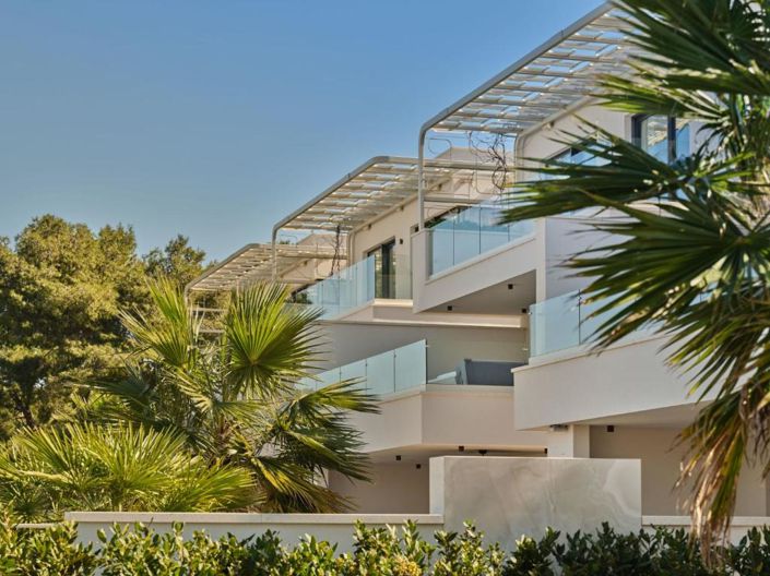 Image No.20-5 Bed Property for sale