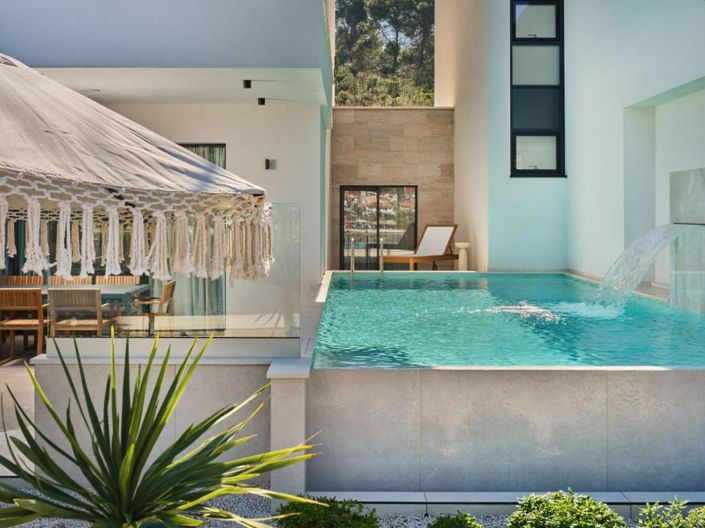 Image No.21-5 Bed Property for sale