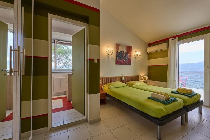 Image No.14-5 Bed Property for sale