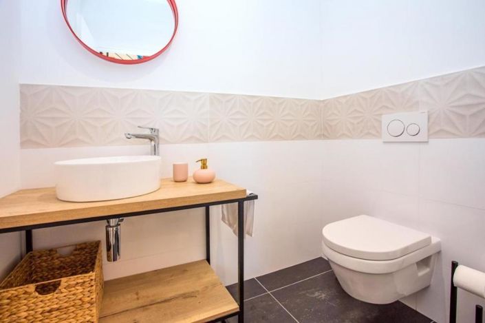 Image No.22-3 Bed Property for sale