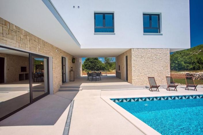 Image No.6-3 Bed Property for sale