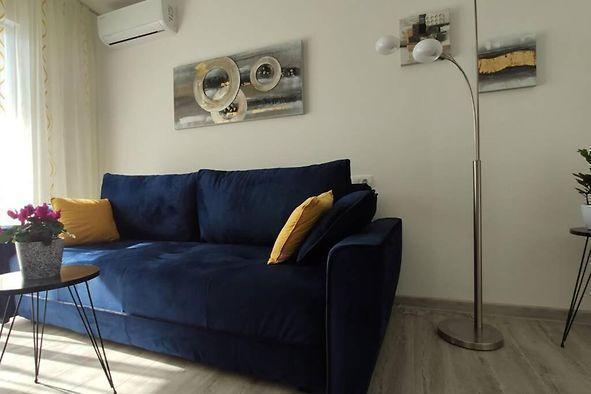 Image No.15-8 Bed Property for sale