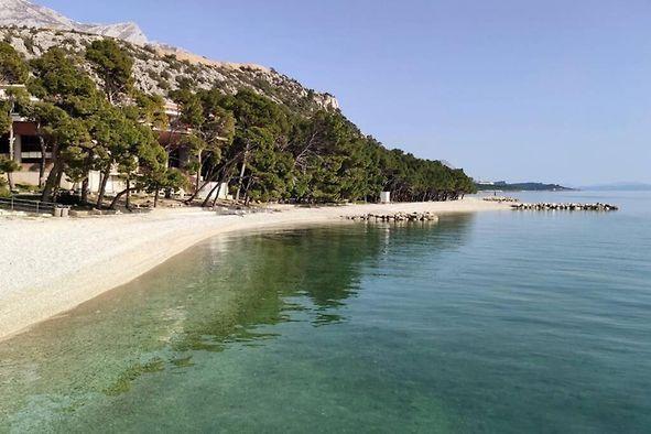 Image No.2-8 Bed Property for sale