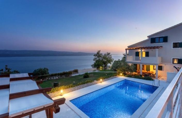 Image No.1-4 Bed Property for sale