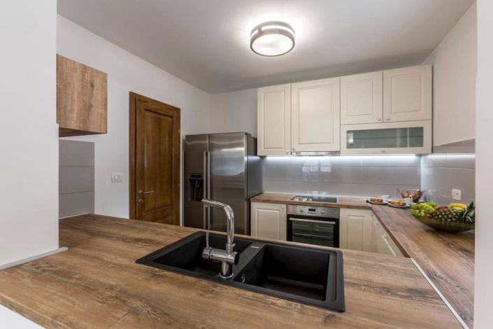 Image No.15-4 Bed Property for sale